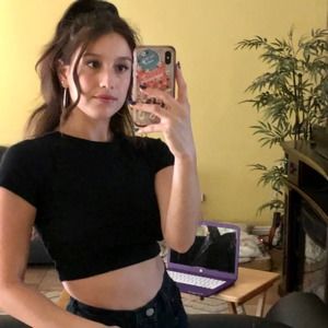 Meet your Posher, Vanessa